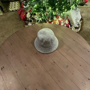 Britt’s Knits Gray Bucket Hat​​